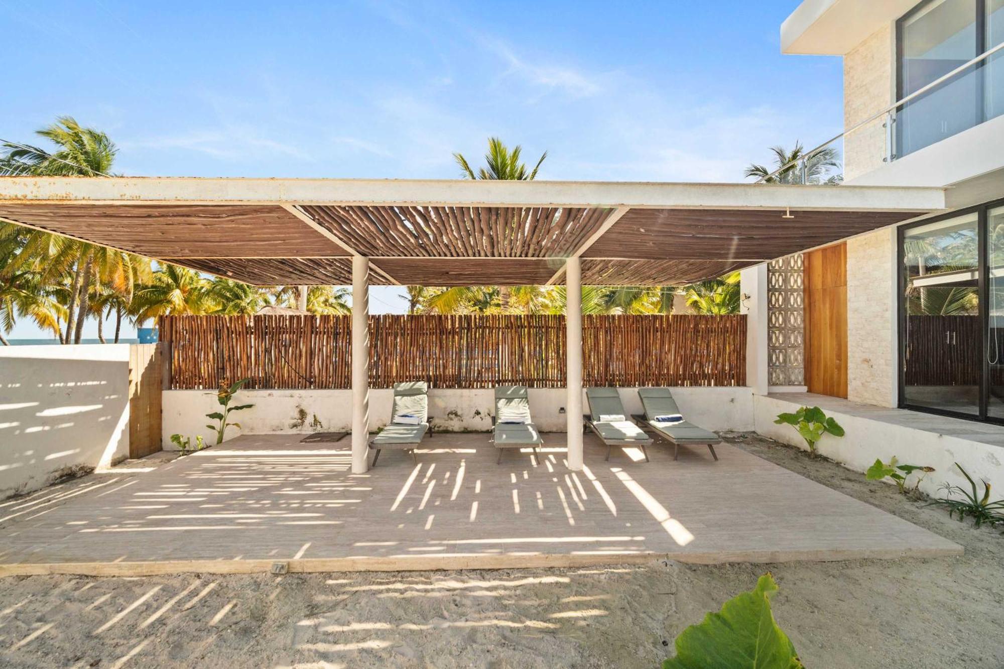 Beachfront Coco Modern Designer House By Peninsula Stays San Crisanto Exterior photo