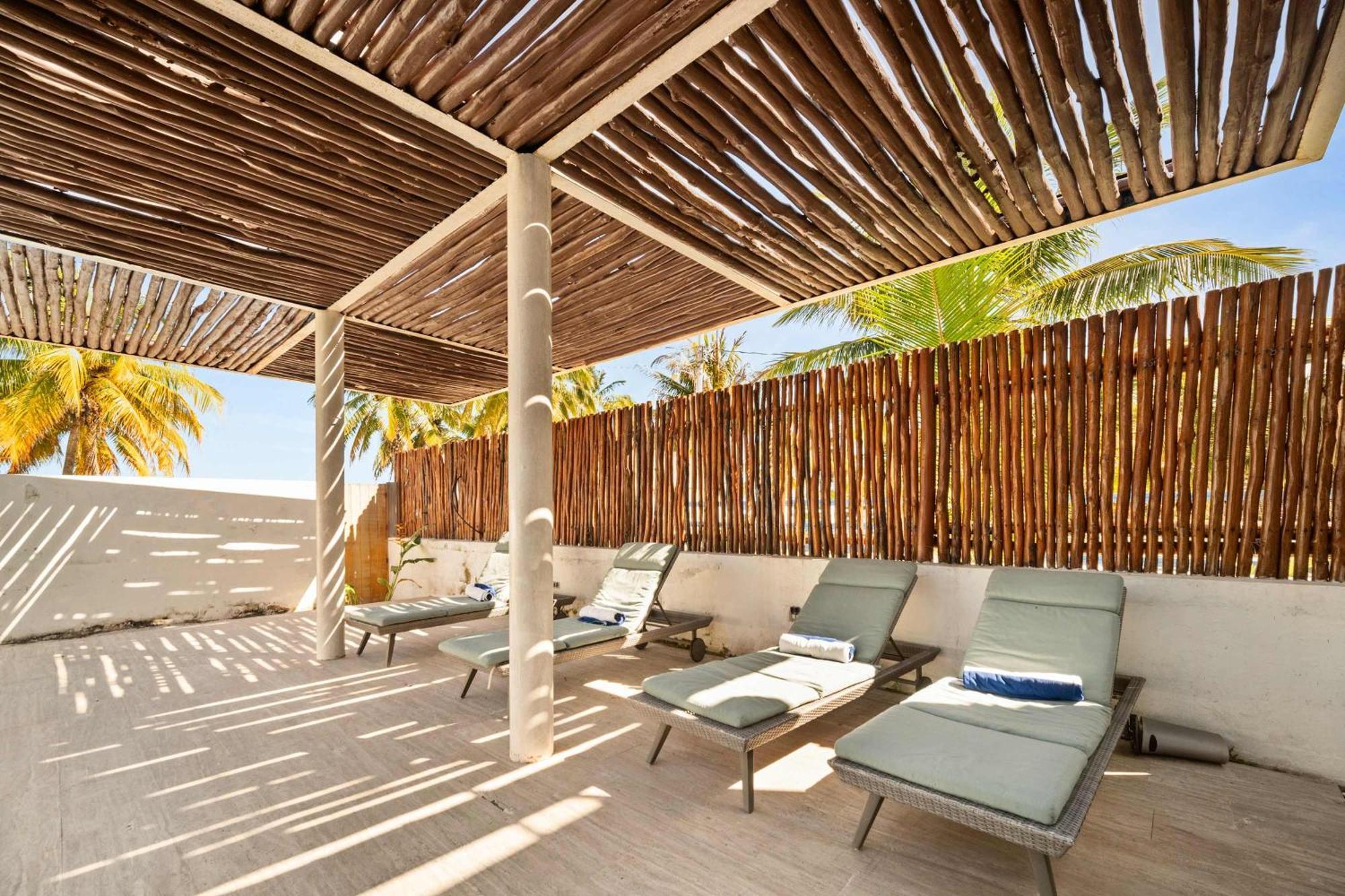 Beachfront Coco Modern Designer House By Peninsula Stays San Crisanto Exterior photo